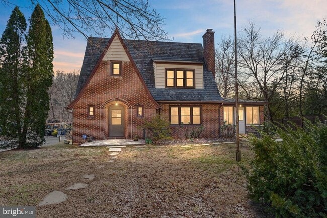 Building Photo - 20 Easton Rd