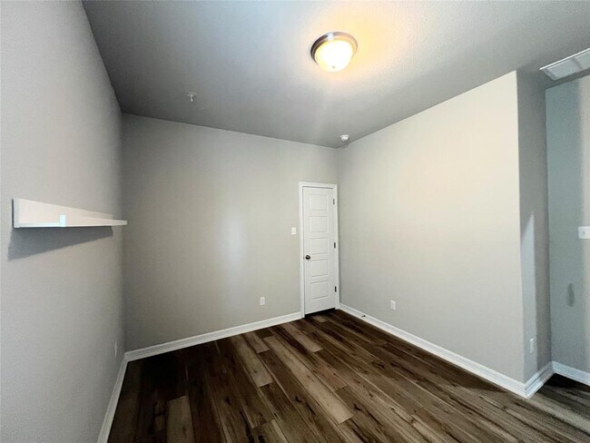 Building Photo - 2101 Dillon Pond Ln