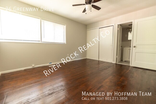 Building Photo - 26 Greenway Dr