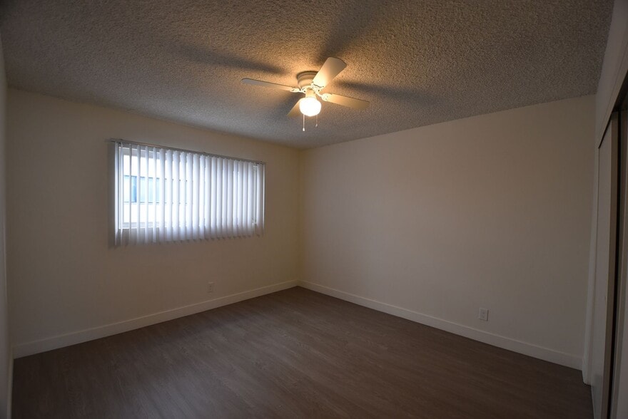 Building Photo - 10843 Kling St