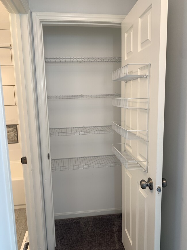 Hallway linen closet - 367 Ashwood Ct