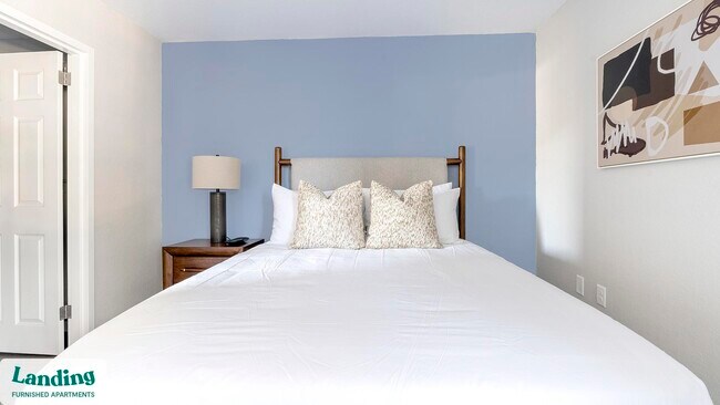 Building Photo - 2305 Aaron St