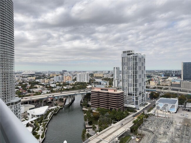 Building Photo - 185 SW 7th St