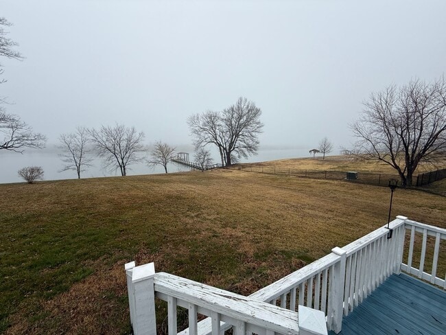 Building Photo - Waterfront Gem with amazing views!