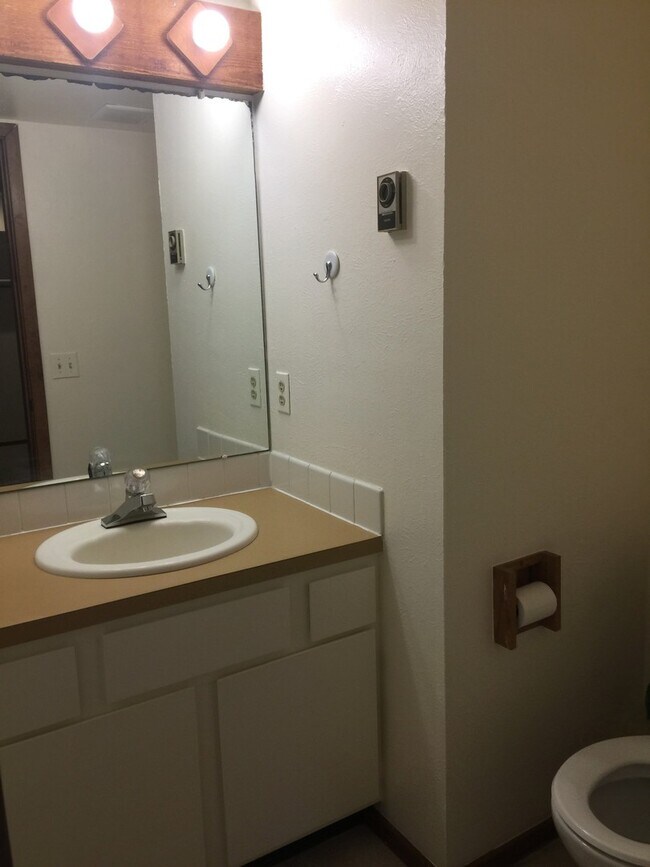 Building Photo - Two Bedroom Boulder Condo For Rent In Shan...