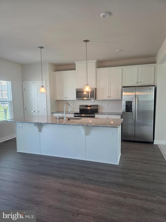 Building Photo - 703 Kalmar Ln