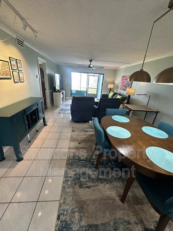 Building Photo - 100 Canebreakers Dr