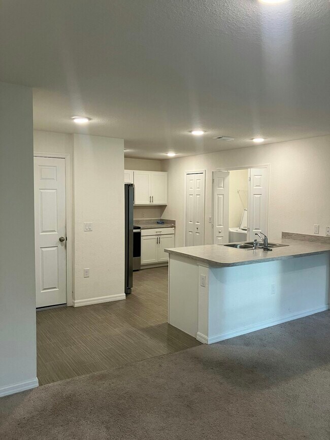 Building Photo - 4281 Golfair Ln