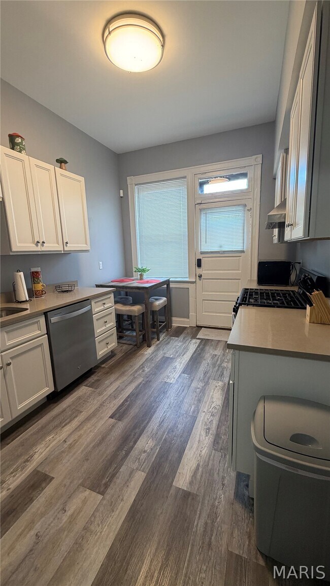 Building Photo - 2035 Allen Ave