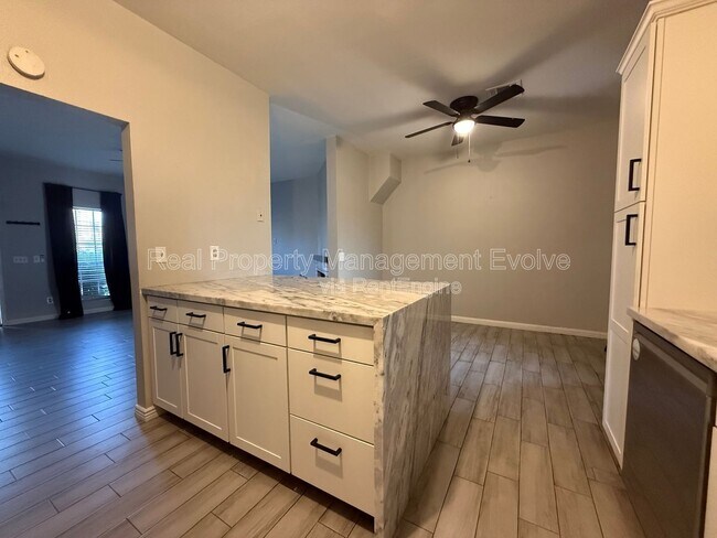 Building Photo - 18626 N 34th Ave