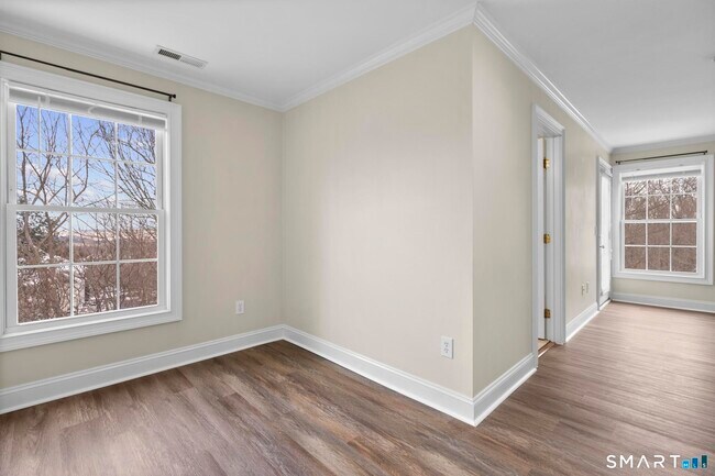 Building Photo - 32 Crows Nest Ln