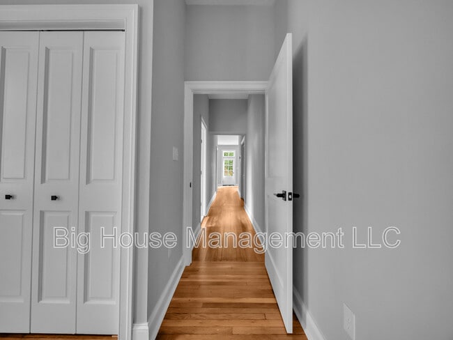 Building Photo - 707 Druid Park Lake Dr