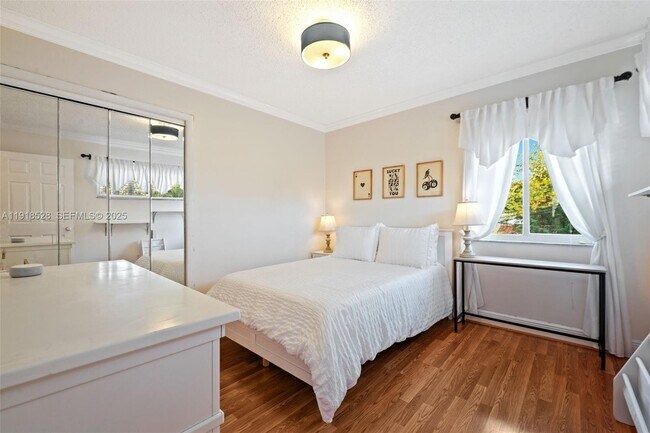 Building Photo - 1211 Algeria Ave