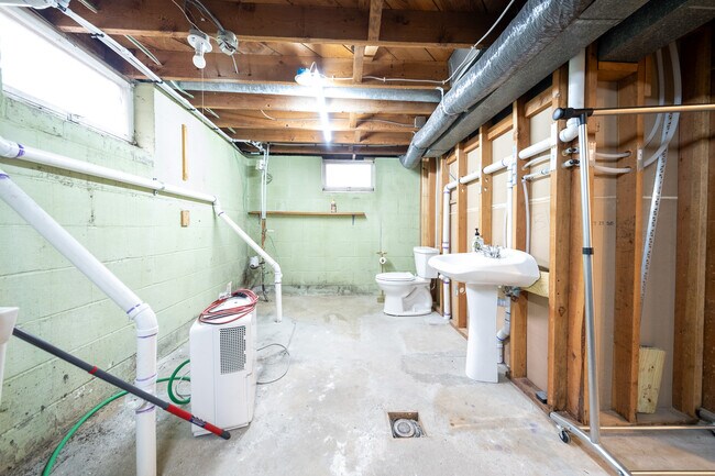 Building Photo - 7745 Vincent Ave S