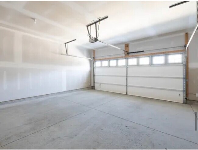 Building Photo - 2712 Fordham St
