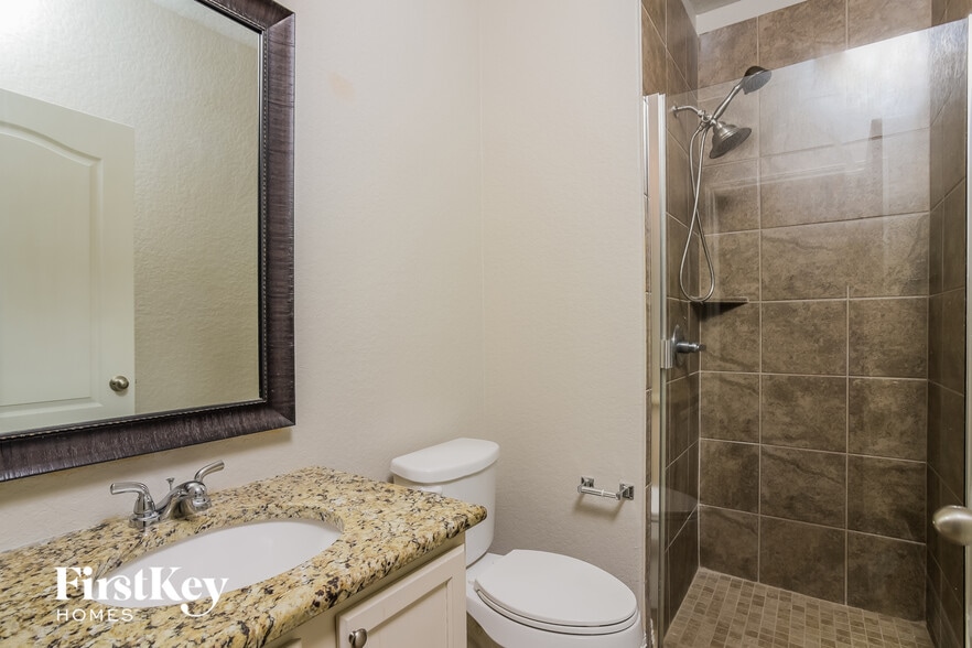 Building Photo - 3120 Half Moon Dr