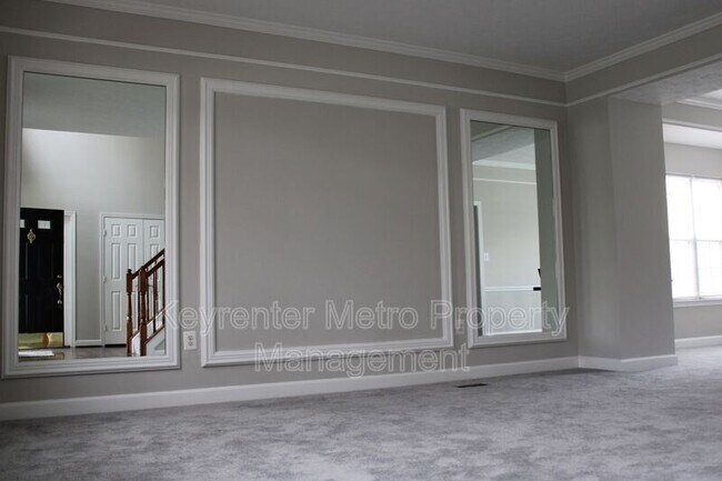 Building Photo - 1614 Albert Dr