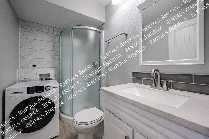 Building Photo - 1052 S San Jose