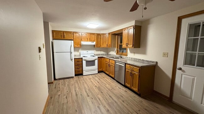 Building Photo - 44 Garfield St