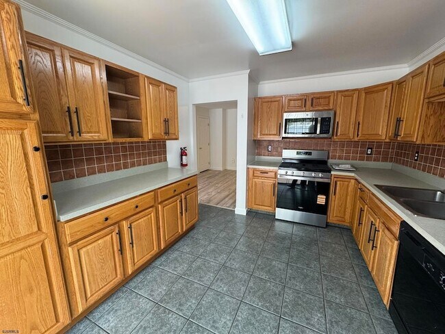 Building Photo - 10 Starboard Ct