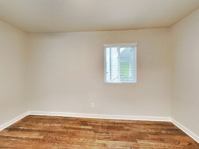 Building Photo - 880 N Highland Ave NE