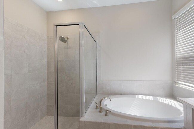 Building Photo - 9312 Tequila Sunrise Dr