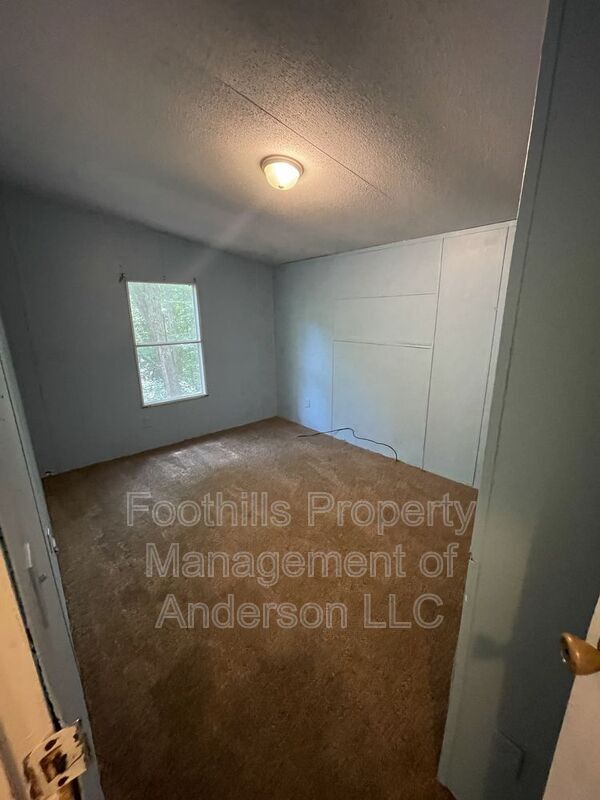 Building Photo - 236 Forest Ln