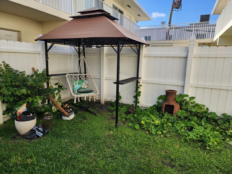 Building Photo - 1878 NE 46th St