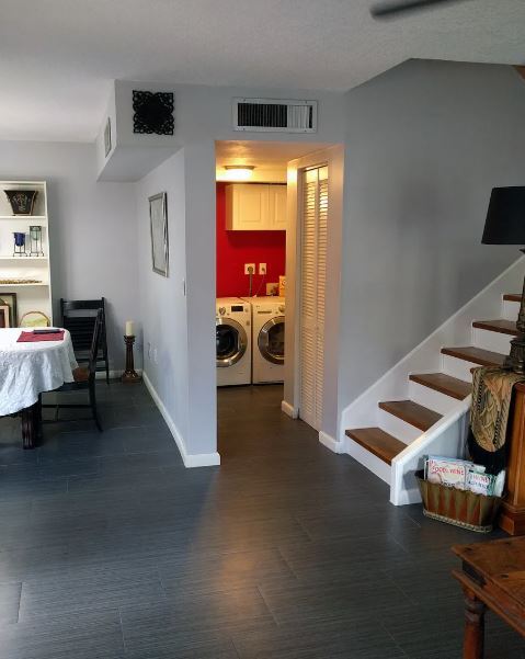 Building Photo - 4722 SW 67th Ave