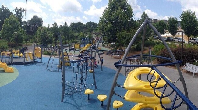 Building Photo - 620 Glen Iris Dr NE