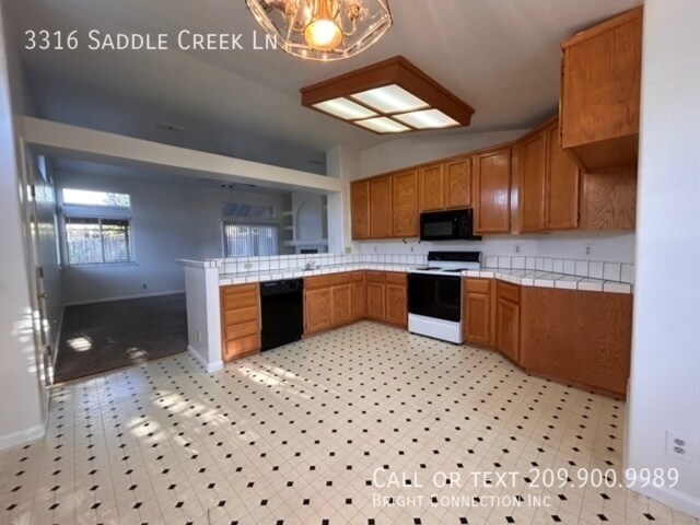 Building Photo - 3316 Saddle Creek Ln