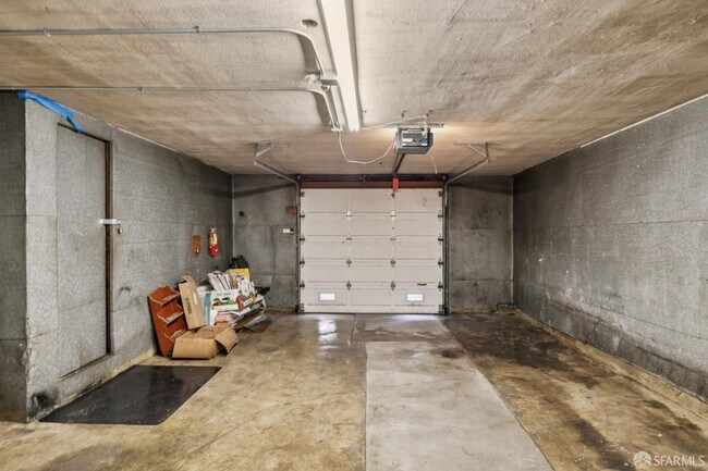 Building Photo - 971 Filbert St