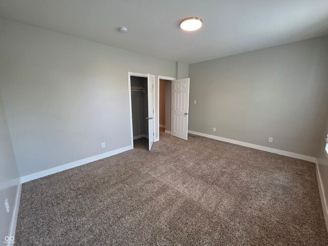 Building Photo - 329 N Sherman Dr
