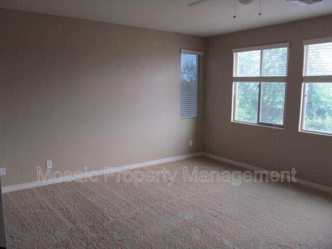 Building Photo - 2664 E Hampton Ln