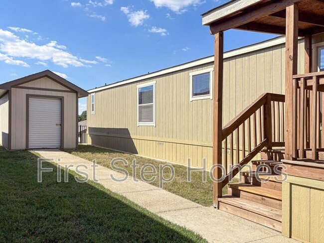 Building Photo - 618 San Rafael
