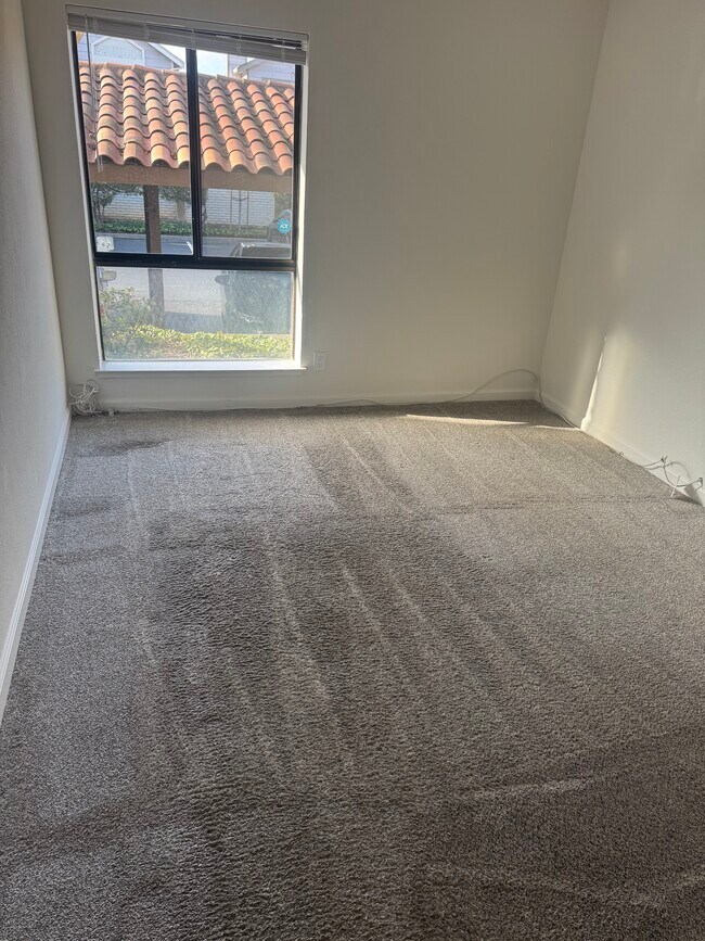 Building Photo - 39997 Cedar Blvd