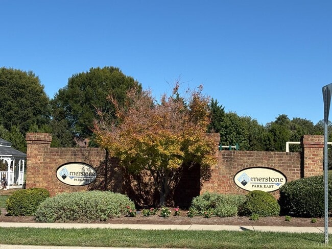 Building Photo - 420 Capstone Dr