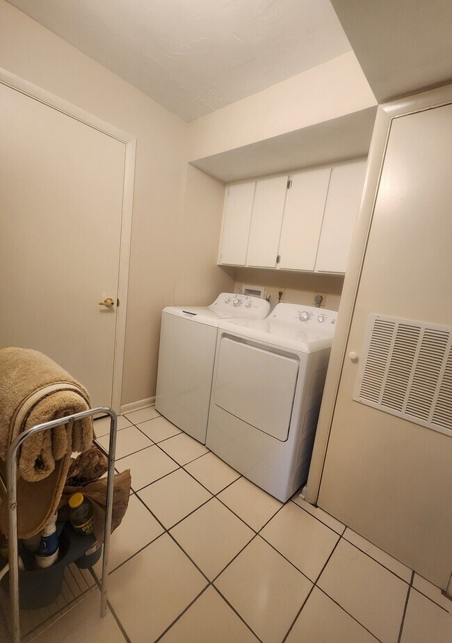 Building Photo - 4069 Northlight Dr