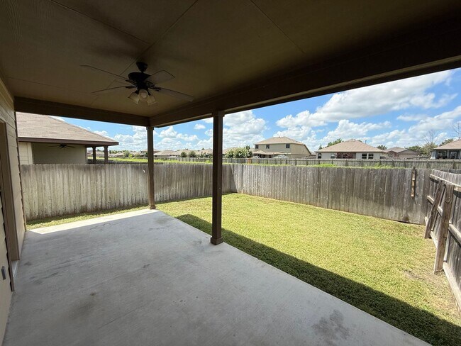 Building Photo - 2530-2532-2532 Pahmeyer Rd