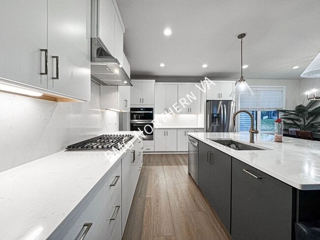 Building Photo - 41684 Carefree Court