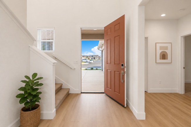Building Photo - Massive 5BR Luxury: Your Fresno Dream Home!