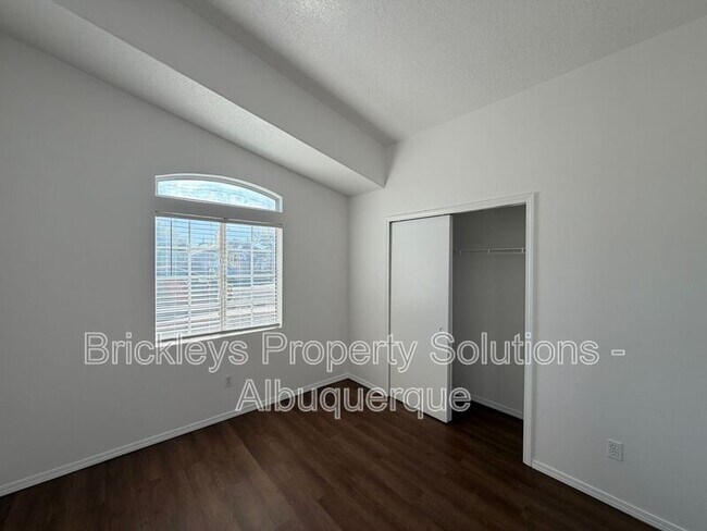 Building Photo - 10627 Brookline Pl NW