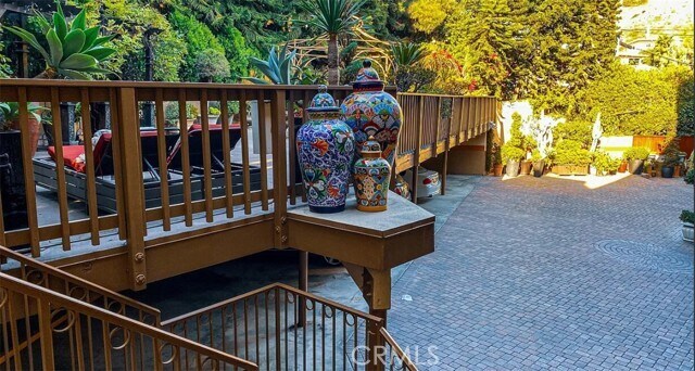 Building Photo - 100 Cliff Dr