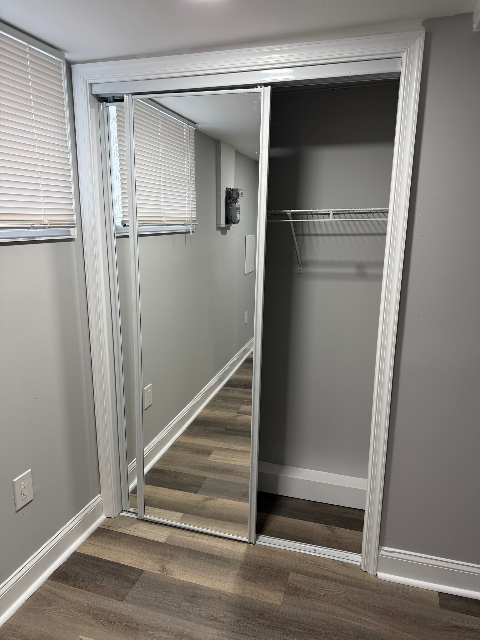 Building Photo - 3325 E Monument St