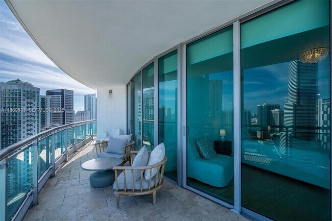 Building Photo - 350 S Miami Ave