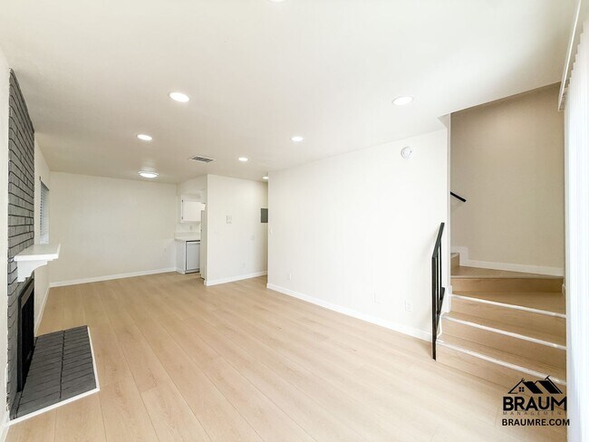 Building Photo - 11228 Huston St
