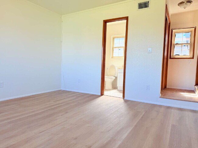 Building Photo - Beautifully Remodeled 4 Bed / 2.5 Bath Home for Rent – National City (ADA Friendly)