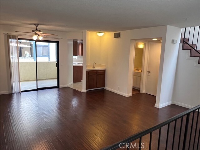 Building Photo - 711 W Duarte Rd