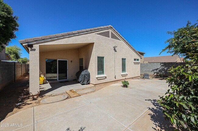 Building Photo - 13959 W Country Gables Dr