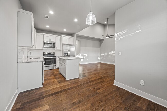 Building Photo - 2043 S Florida Way